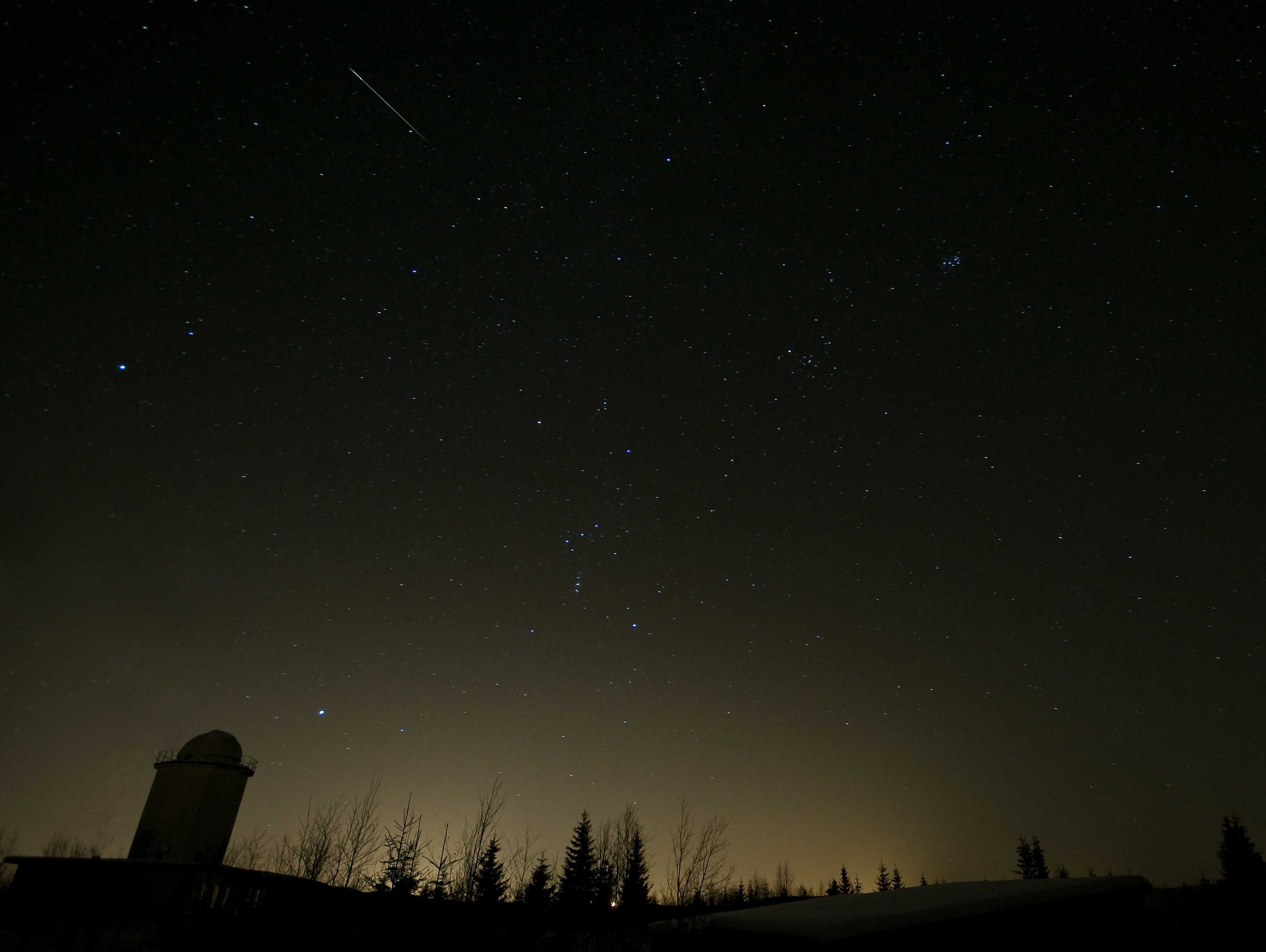 Meteor fotografert fra Solobservatoriet på Harestua mandag kveld. Foto: Tomas Wendelborg