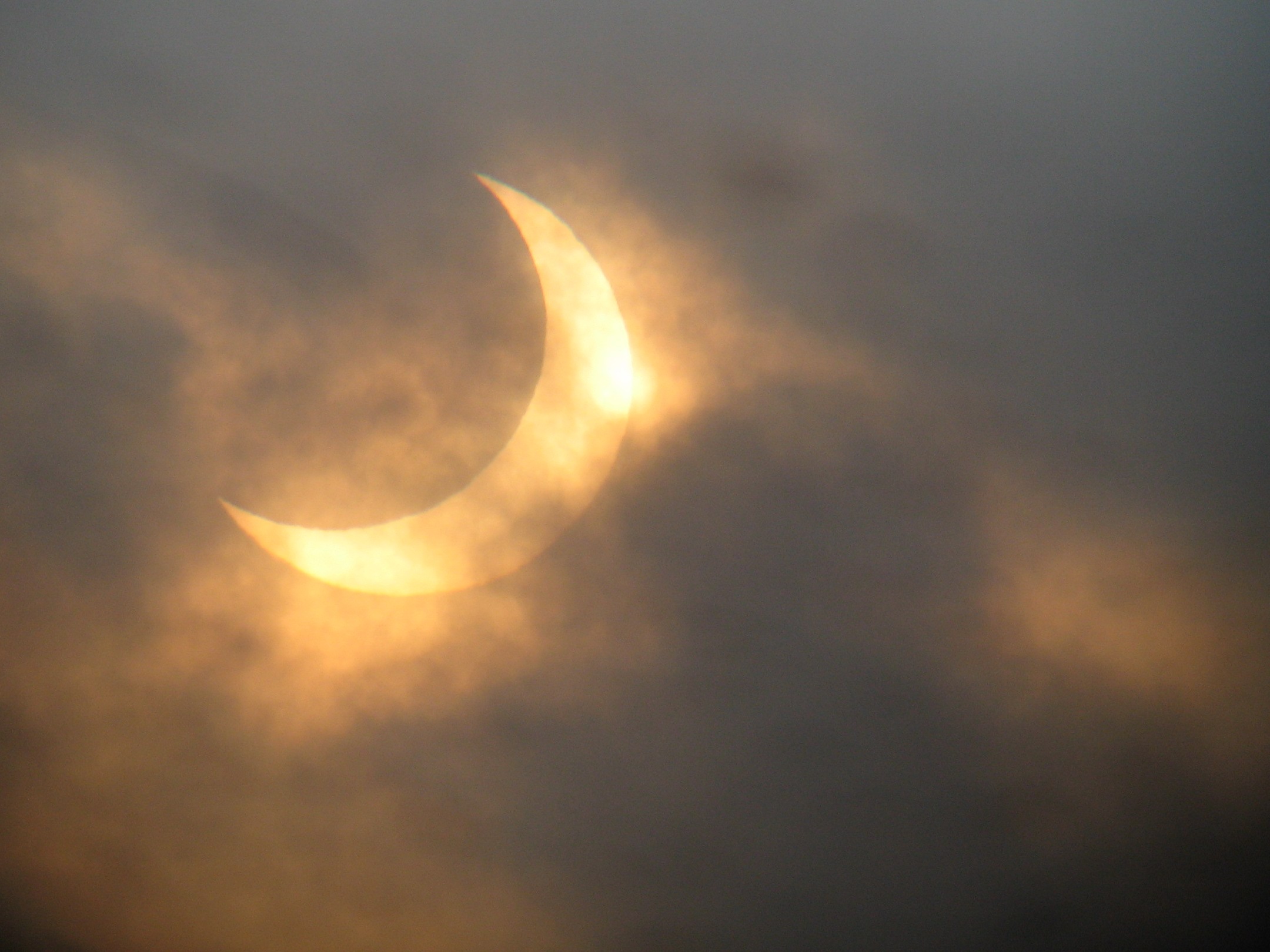 Solformørkelsen fotografert fra Hornsyld i Danmark kl. 09.30. Foto: Hans Kristian Munkejord