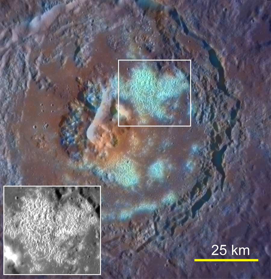 Et annet eksempel på huller i krater på Merkur. Foto: Science/AAAS