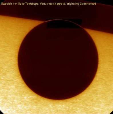 Under Venus-passasjen i 2004 kunne atmosfæren til Venus observeres som en lysende ring. Foto: Swedish Solar Telescope/Institute for Solar Physics 