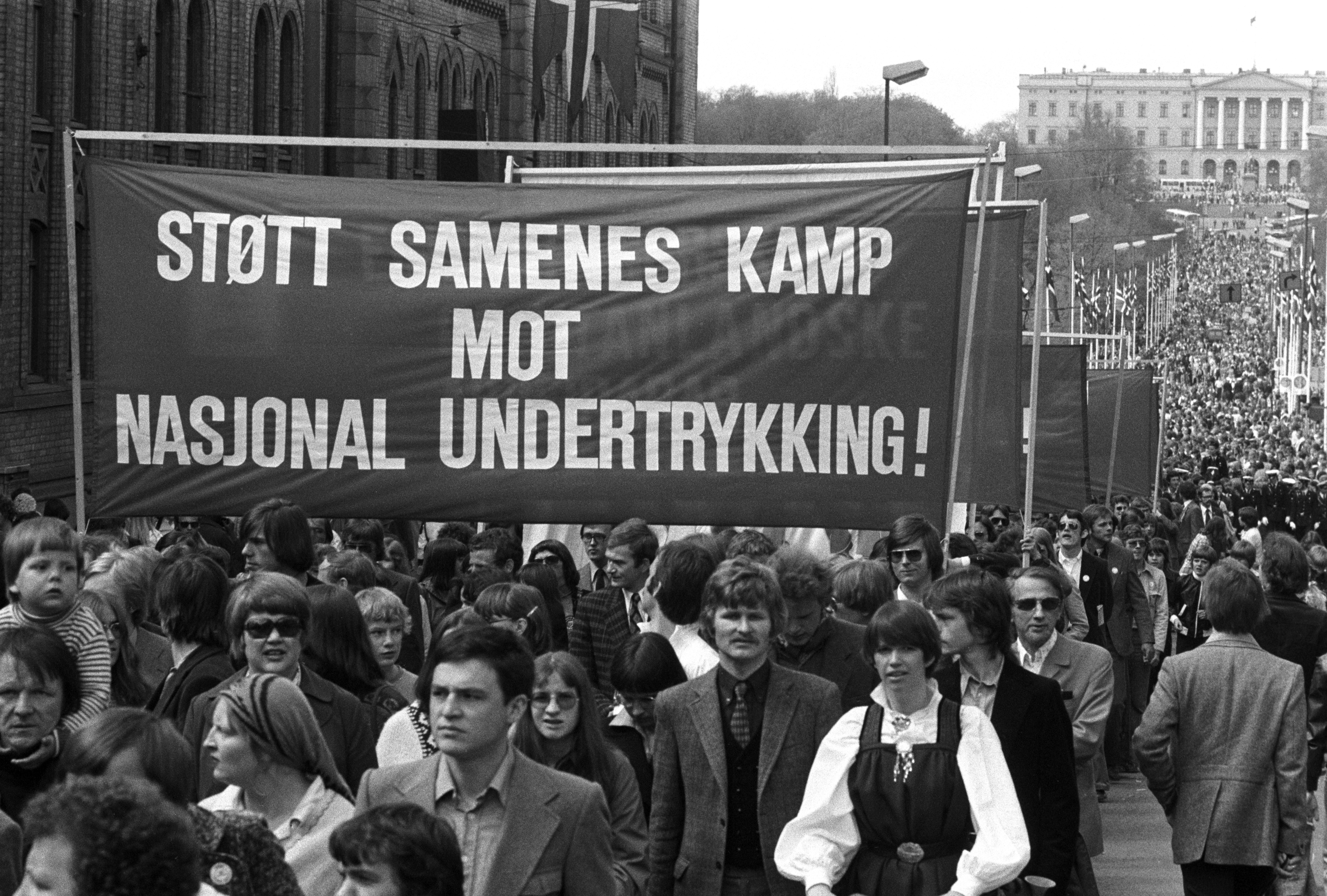 Oslo, 1977. Marxist-leninister demonstrerer på nasjonaldagen 17. mai. Foto: Erik Thorberg / NTB / Scanpix 