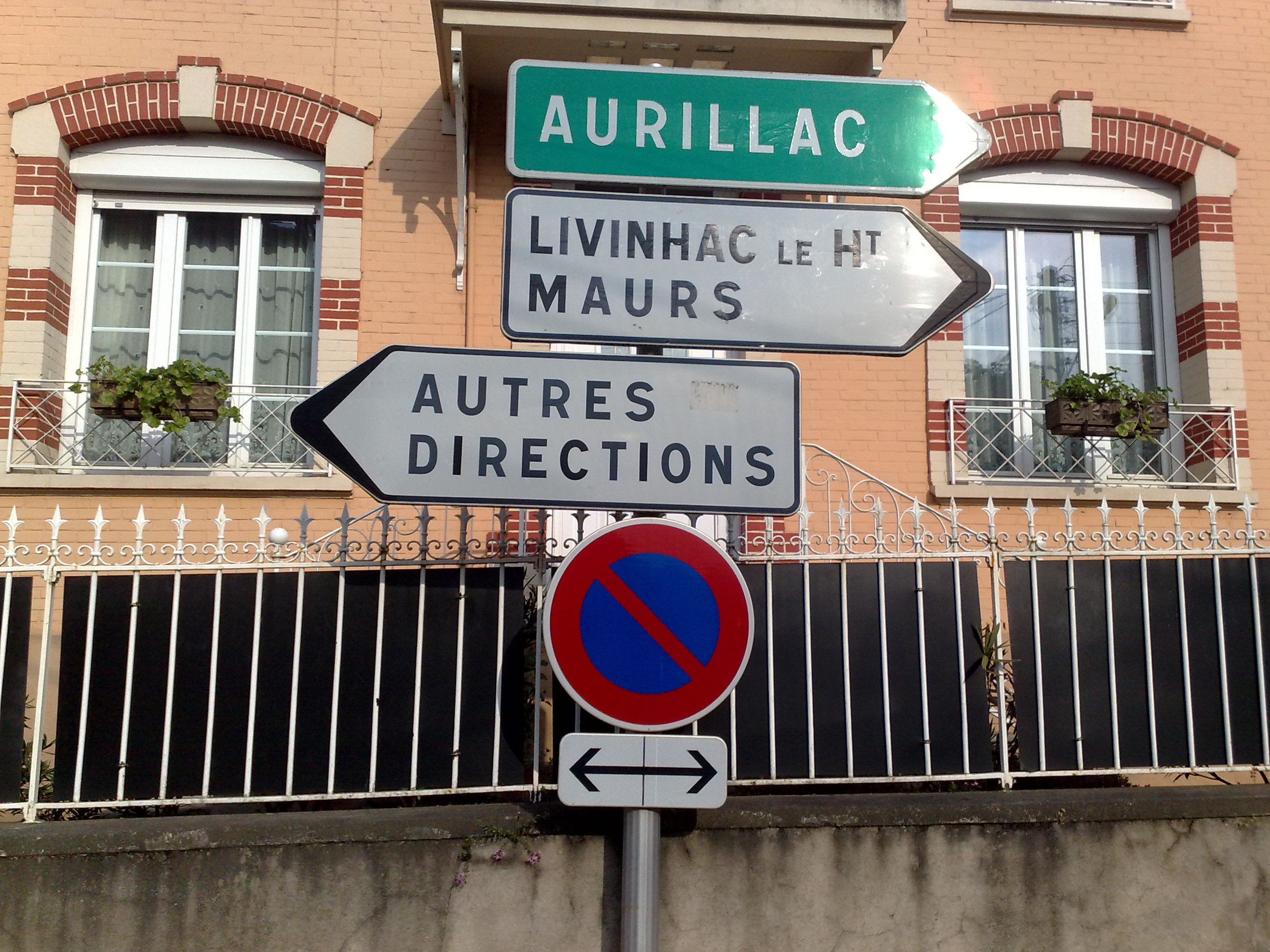 Aurillac, Livinhac og Maurs: Den retningen. Den andre retningen: Andre retningar. Bombe.