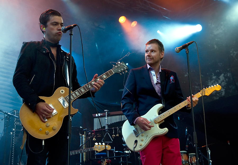 Kjetil Grande og Ronnie Jacobsen i Guitarmageddon på Hamar Music Festival 2010. Foto: Per Ole Hagen/NRK
