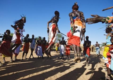 Samburufolket danser i Kenya