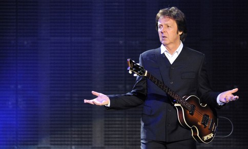 Paul McCartney på scenen i Tyskland i fjor (Foto: Jörg Koch, AFP)