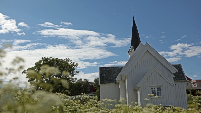 Træna kirke (Foto: Thomas Søbstad, NRK Lydverket)