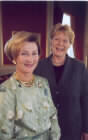 Hennes Majestet Dronning Sonja og Anne Grosvold.(NRK-foto: Ole Kaland)
 