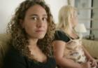Tvangstanker (3): En smule skjør – 21 år gamle Anne er panisk redsel for smuler. (Foto: DR)