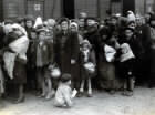 Deporterte jøder ankommer Auschwitz våren 1944, da drapsmaskineriet var på sitt aller mest frenetiske. (Foto: Auschwitz Album, Yad Vashem)