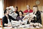 Her har du menneskene som i høst skal kvalitetssikre nyhetene for deg, på et analytisk, men humoristisk vis. Fra venstre: Henrik Horge, Siri Kristiansen, Kyrre Hol Johannessen, Mads Eldøen og Ingrid Gjessing Linhave. (Foto: Christian Aas)
