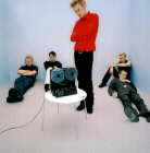 Kent er Sveriges mest populære rockeband. Nå kan fansen følge dem gjennom et helt år, i dokumentaren