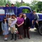 Familien Larkins står på hodet i juleforberedelser når en ubuden gjest skaper problemer. (Foto: Granada Television)