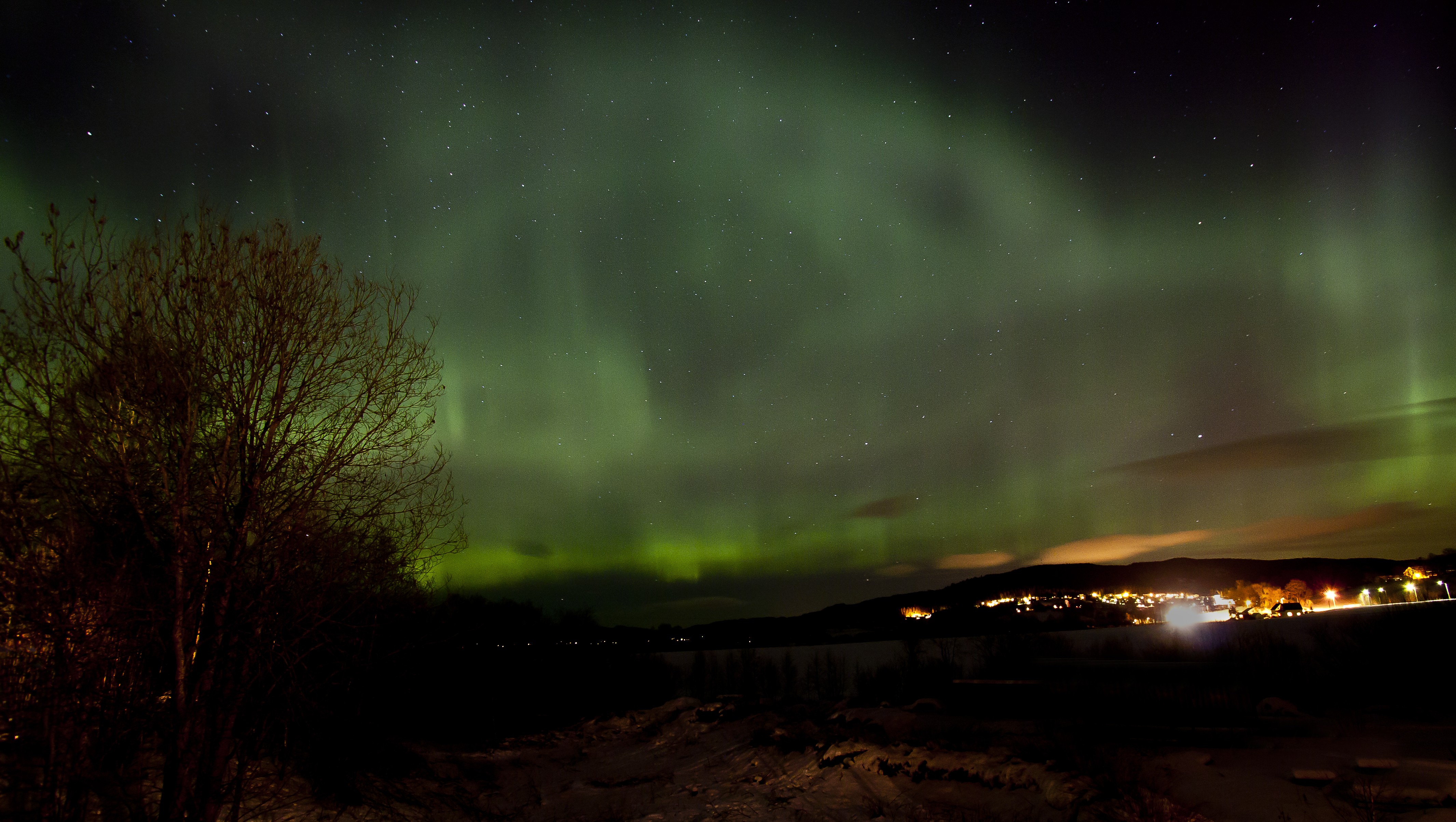 Nordlyset fotografert fra Jevnaker nord for Oslo rundt midnatt. Foto: Trym Norman Sannes