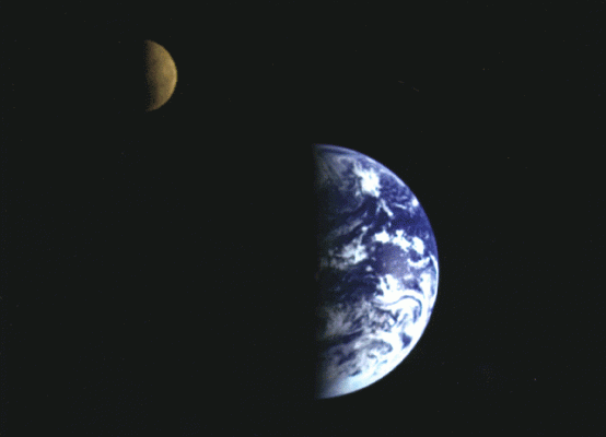 Jorden og Månen vi har i dag. Foto: NASA