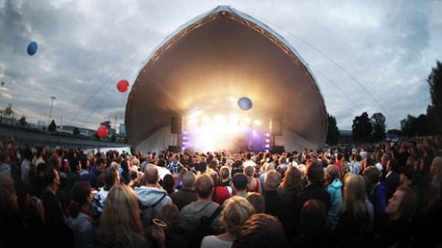 Festivalminner! Her fra Diplo-konserten på Øya 2008. 
