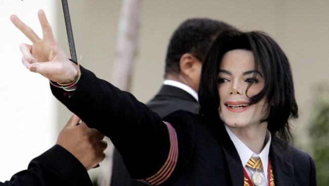Michael Jackson hylles av amerikanske artister i natt (foto: Scanpix)