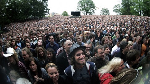 God stemning under Neil Young - konserten. Foto: Kim Erlandsen, NRK