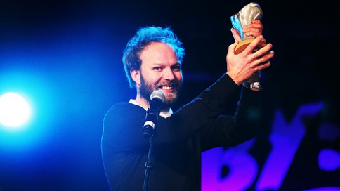 Fjorårsvinner Mathias Eick ble så glad for pengene han fikk av Statoil (Foto: Kim Erlandsen, NRK P3)