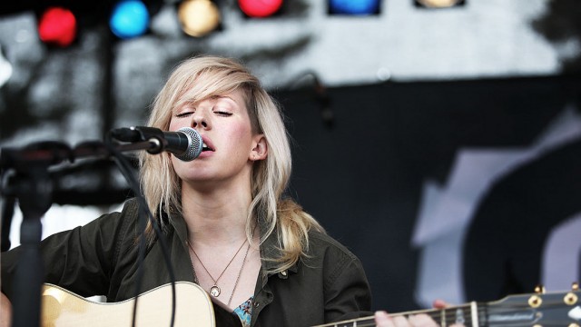 Ellie Goulding live på P3-scenen i Hoves campområde. Foto: Rashid Akrim, NRK P3