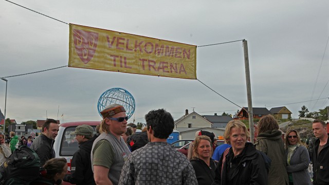 Ankomst Træna (Foto: Thomas Søbstad, NRK Lydverket)