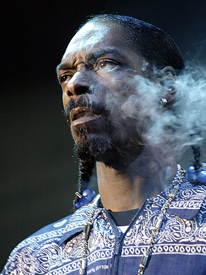 Snoop Dogg skapte furore da han røyka marijuana under sin konsert på Quartfestivalen i 2005. Foto: Alf Ove Hansen, Scanpix.