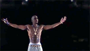 Tupac Shakur på scenen under Snoop Dogg-konserten på Coachella. Foto: Skjermdump.