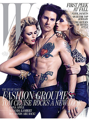 Tom Cruise spiller den fiktive 80-tallsrockeren Stacee Jaxx, her på coveret av W Magazine. Foto: Promo.
