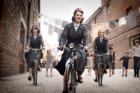 Sykepleieren Jenny Lee (Jessica Raine) møter en helt ny verden når hun flytter til Londons østkant.