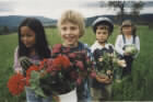 Akaya (Yvonne Johnsrud), Linus (Jakob Borgen), Nure (Sebastian Warholm) og Åsa (Ina Svenningdal). (Foto: Ole Kaland, NRK)