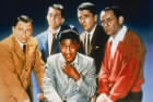 The Rat Pack består av Frank Sinatra, Dean Martin, Peter Lawford og Sammy Davis Jr. I filmen